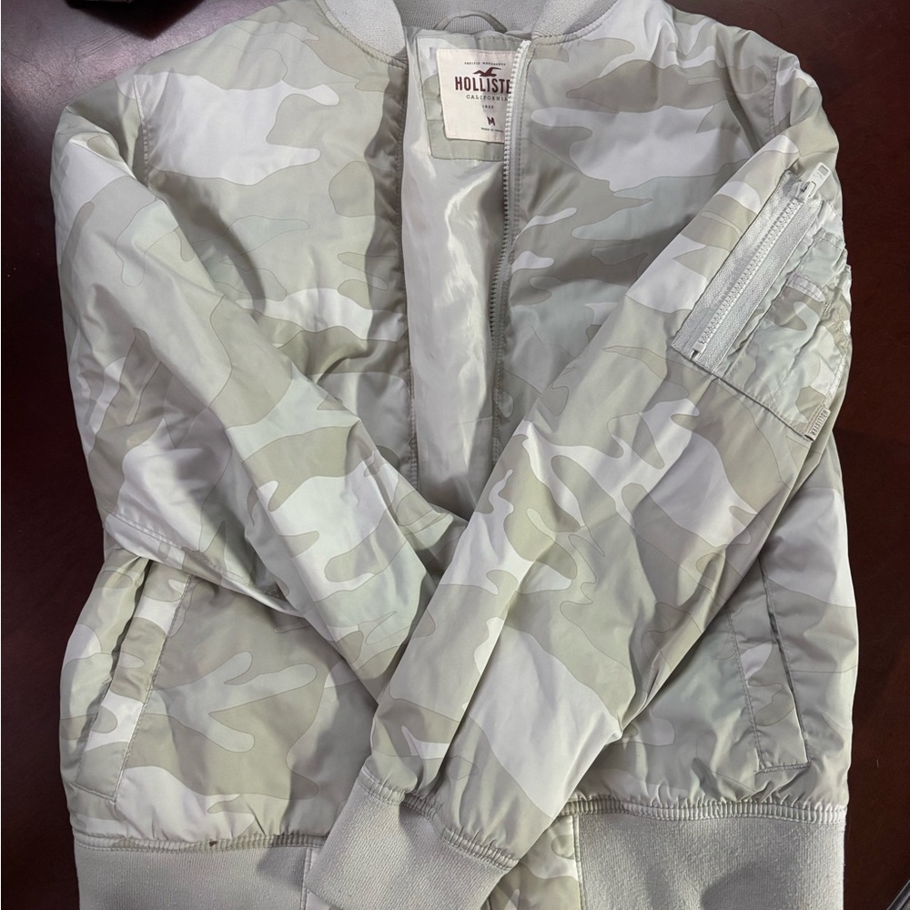 Hollister Light Gray Camouflage Jacket